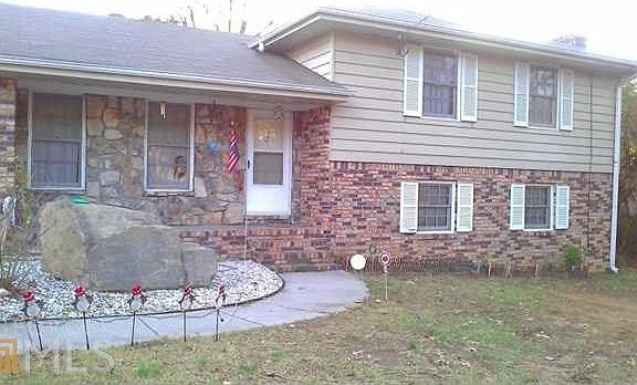 3rd image of 2120 Moon Dr SW