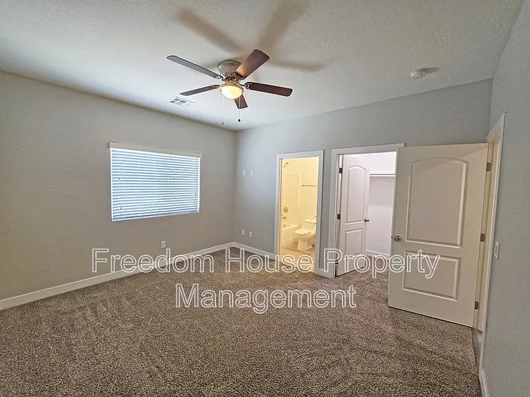 1121 Sixshooter Ave #1 — Photo 25