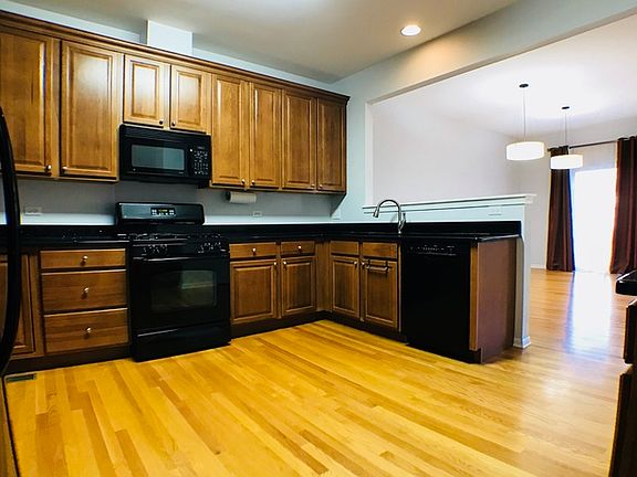2nd image of 484 W Fontenay Way
