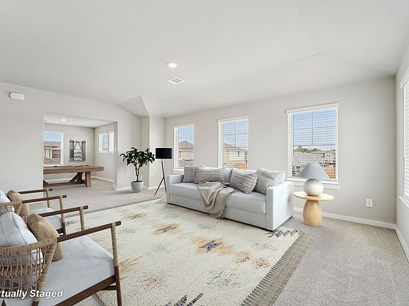 The Reynolds floorplan in Heights of Barbers Hill of Mont Belvieu, TX.