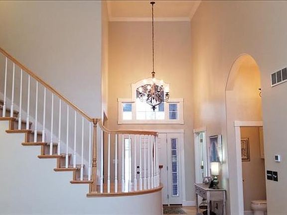 2nd image of 3530 Charleston Cir