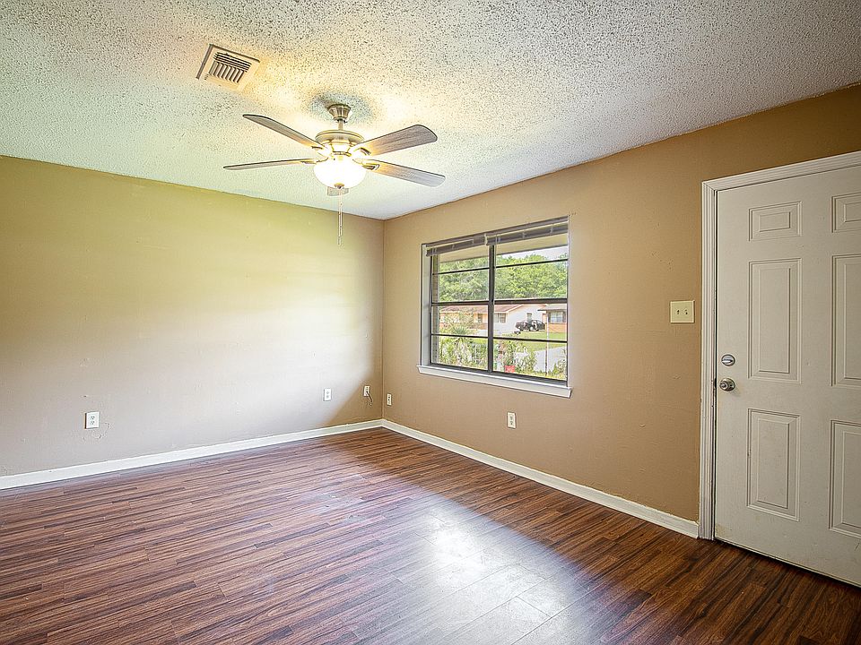 1st image of 211 Kimberly Dr