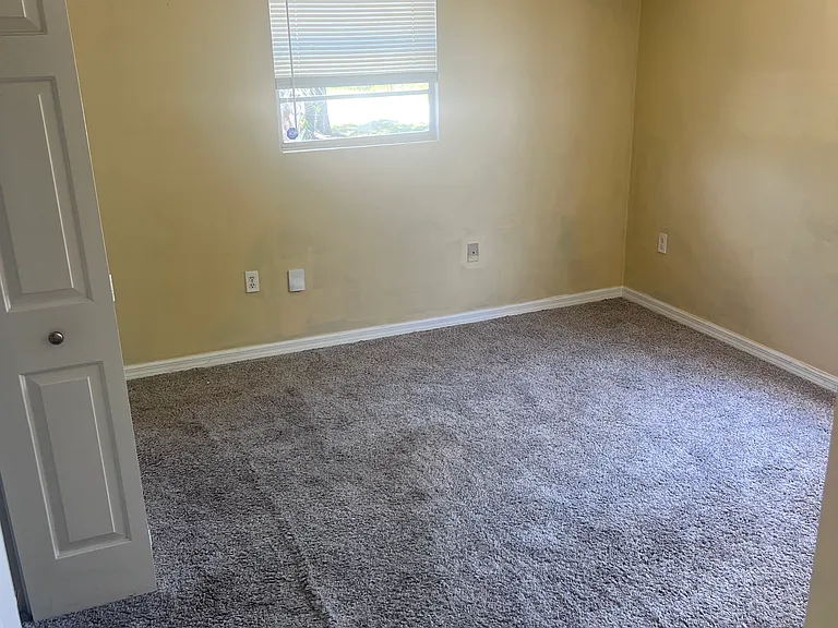 208 Sawyer St SW — Photo 4