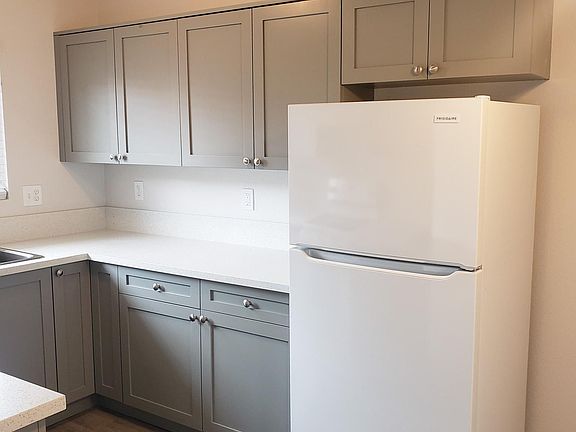 4th image of 3638 Altadena Ave #13