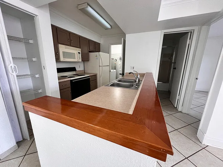 3004 Parkway Blvd #209 — Photo 51