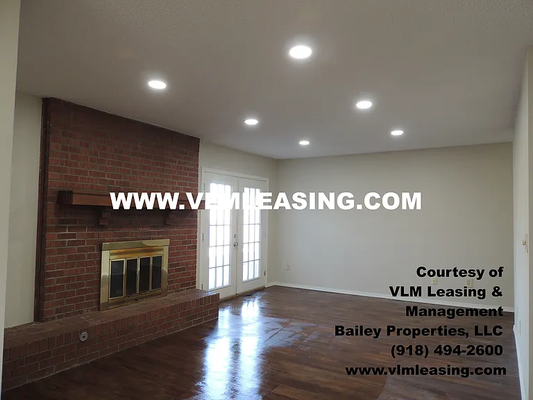 404 W Vicksburg St — Photo 15