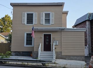 1081 Lawrence St UNIT 2, Lowell, MA 01852