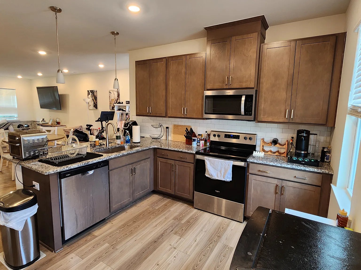 3 bed, 1466 sqft, $2,000 — Photo 3