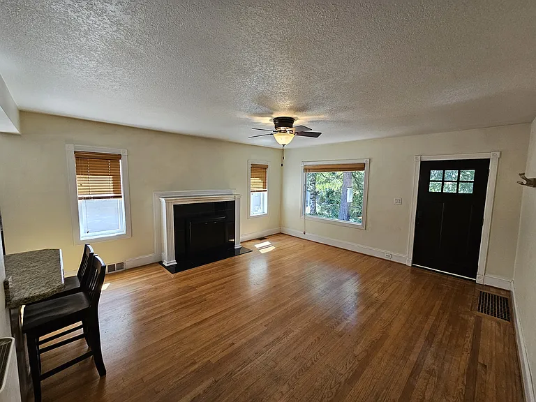 6306 SW 30th Ave — Photo 8