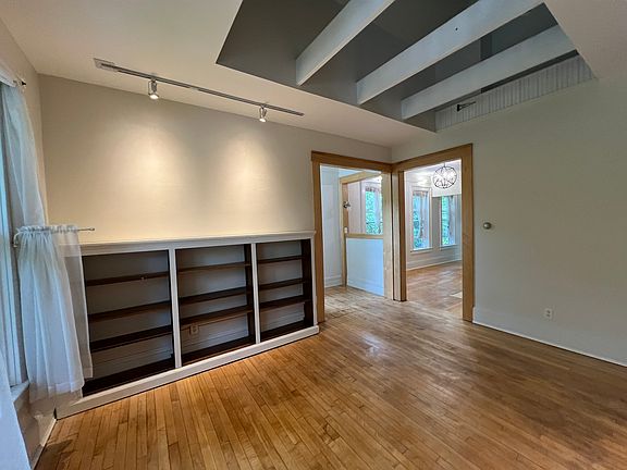 5th image of 424 E North St APT 4