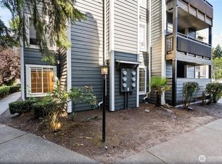 Haritage Court, Des Moines, WA 98198