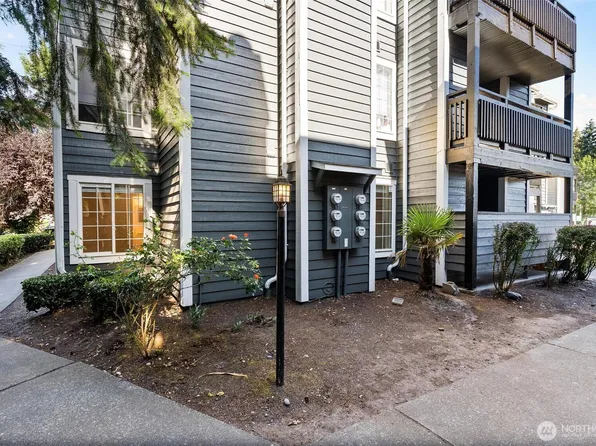 22810 30th Avenue S #B103, Des Moines, WA 98198