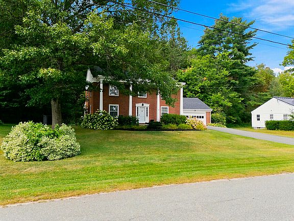 3rd image of 10 Lloyd Road