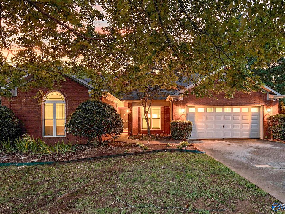 1st image of 132 Dawn Dr