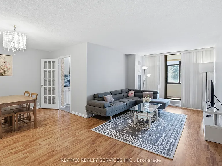 18 Knightsbridge Rd #304 — Photo 9