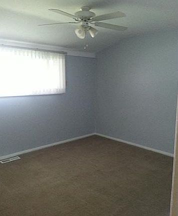 4th image of 3211 W Lincolnshire Blvd
