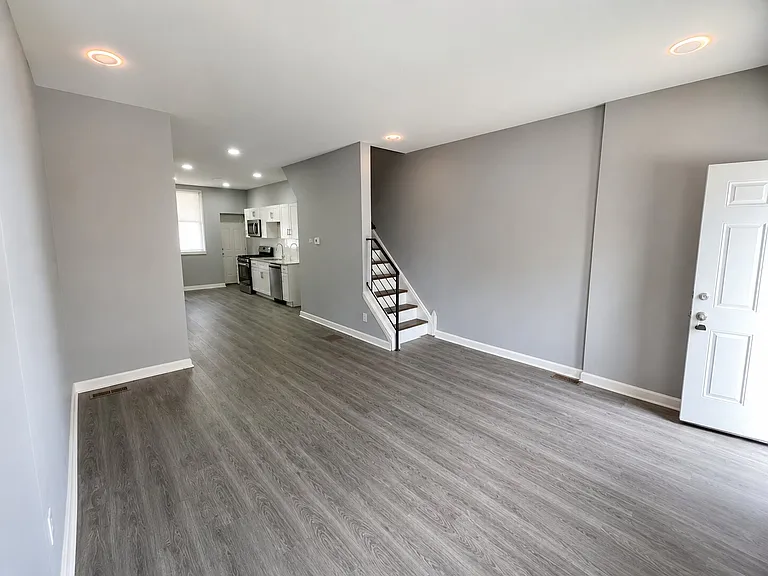 2746 N Garnet St — Photo 3