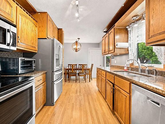 5th image of 7980 Jackson St NE