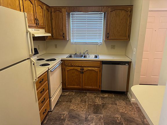 3rd image of 722 Old Stage Rd #2