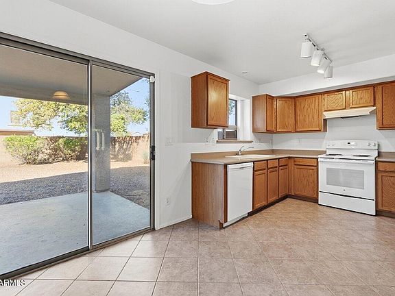 4th image of 8402 S 49TH Lane