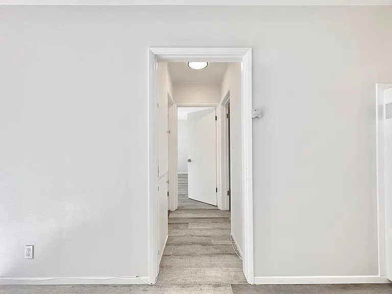 1676 Manning Ave — Photo 6