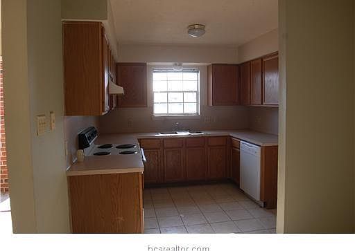 4th image of 1813 Sara Dr APT B