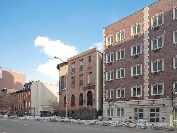 2nd image of 519 Vanderbilt Ave