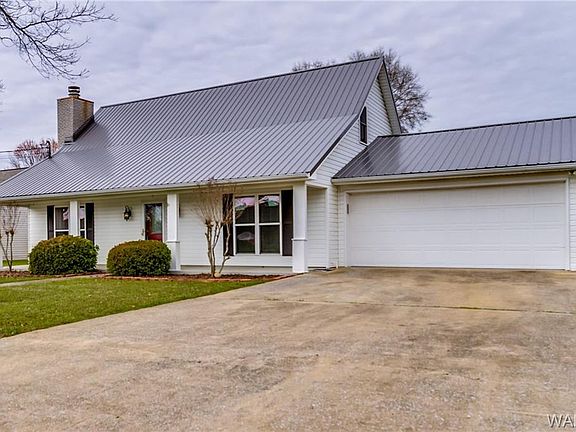 2nd image of 3856 Cypress St