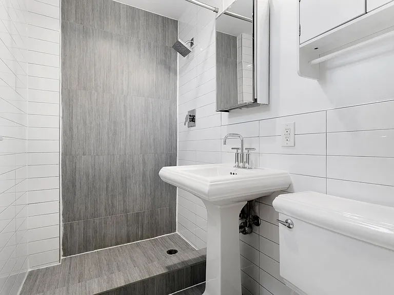 301 Sackett St #2L — Photo 14