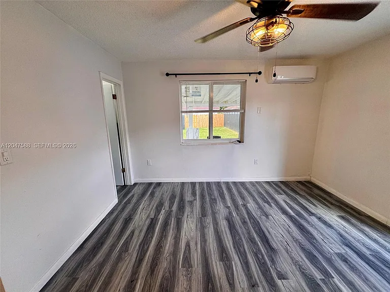 1158 NW 34th Ave #2 — Photo 3