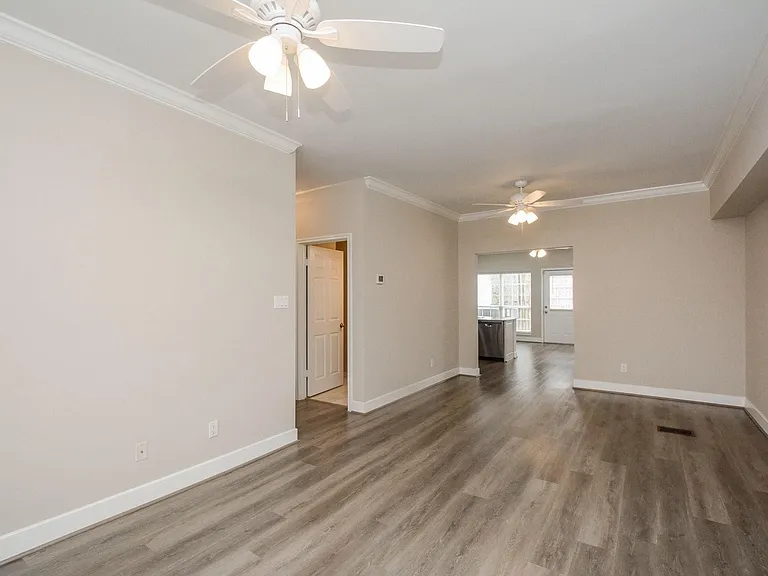 1307 Prospect St — Photo 13