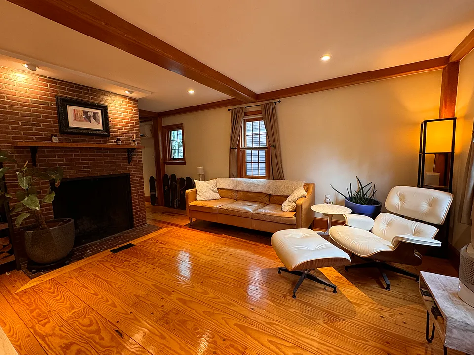 78 Sycamore St #2