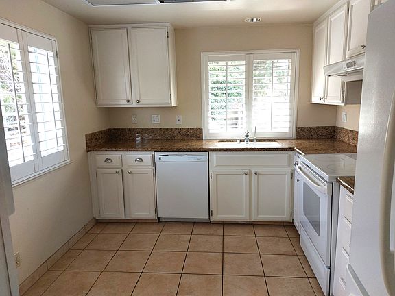 4th image of 8102 Cabernet Ct