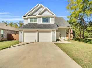 731 E Brown St, Cleburne, TX 76031