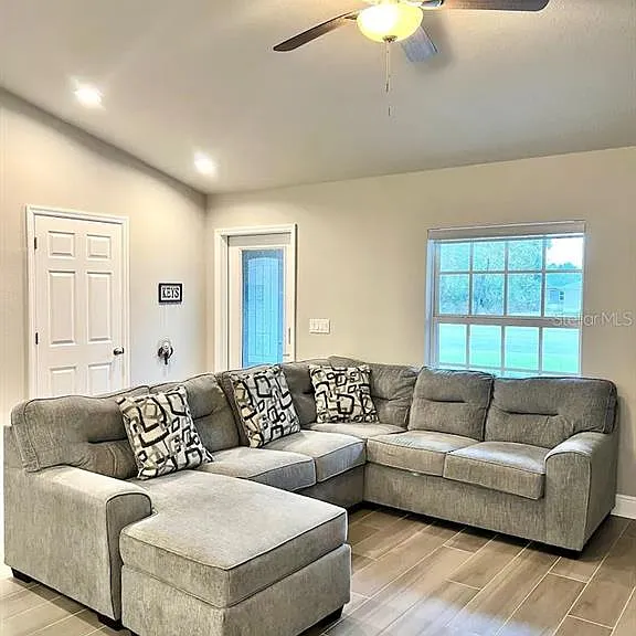 696 Marion Oaks Trl — Photo 6
