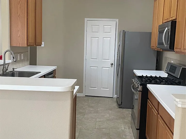 12218 Grand Portage Ln — Photo 5