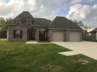173 Godchaux Dr, Houma, LA 70360