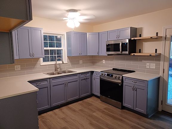 4th image of 248 Hillside Dr