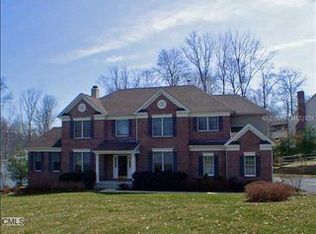 4 Chelsea Dr, New Fairfield, CT 06812