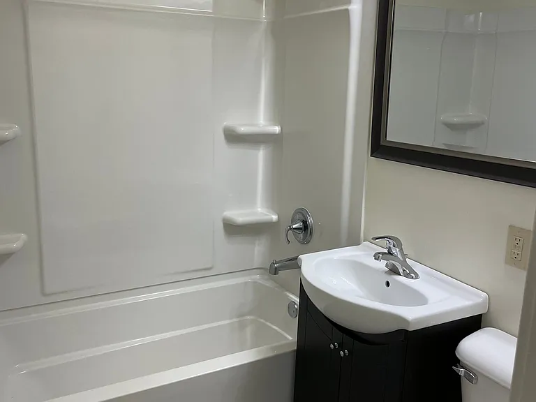 St. Clair Apartments — Photo 21