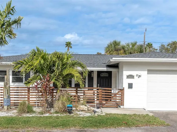3827 Shore Acres Blvd NE, Saint Petersburg, FL 33703