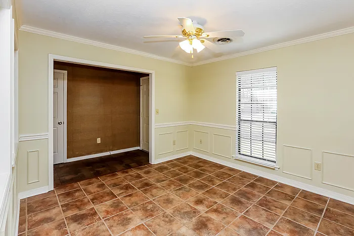 3 bed, 2.0 bath, 1450 sqft, $1,995 — Photo 3