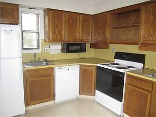4th image of 19 Cottonwood Dr