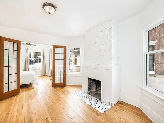 4th image of 2717 N Hackett Ave #2715