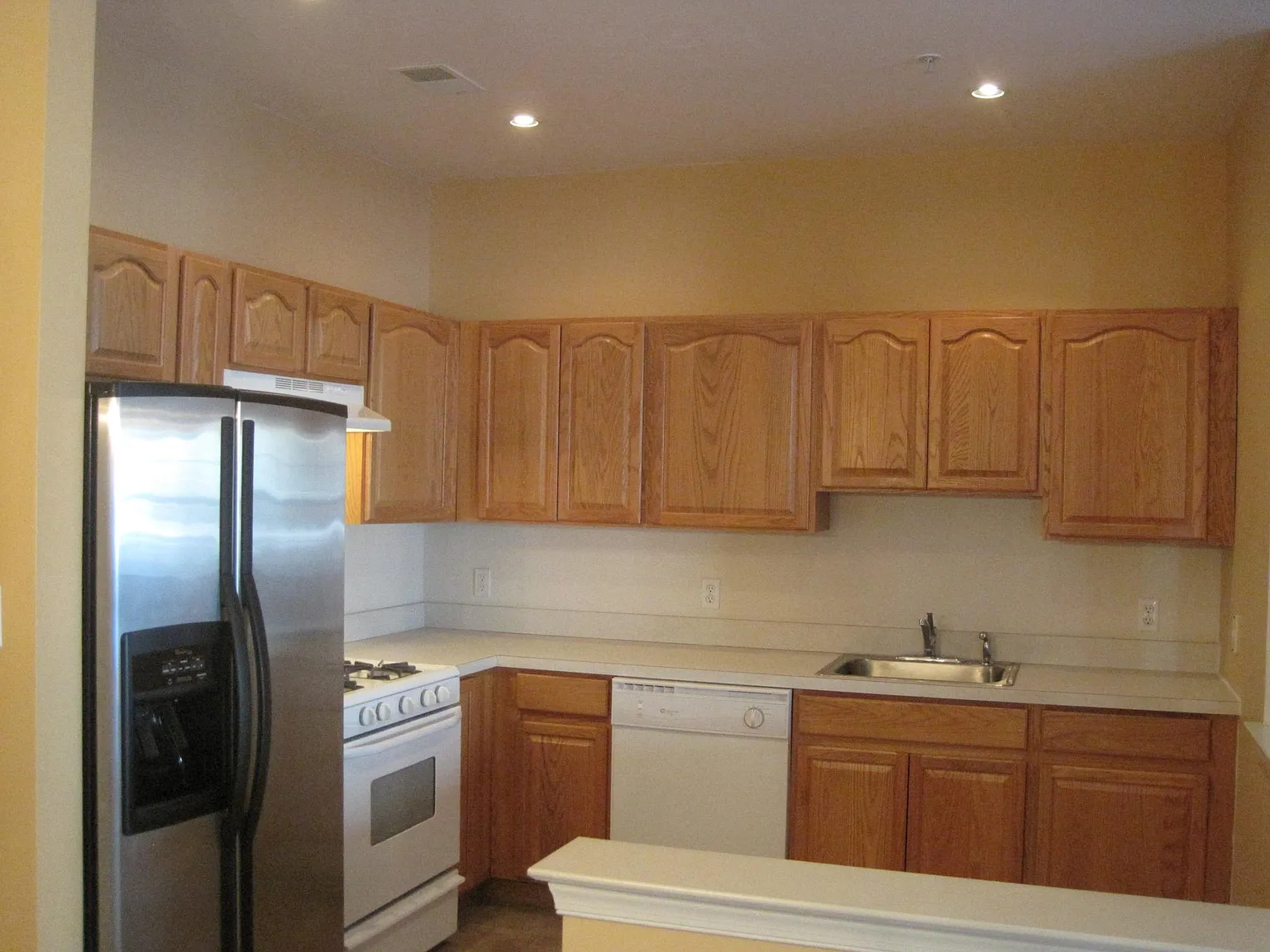 1018 Flakne Ct — Photo 2