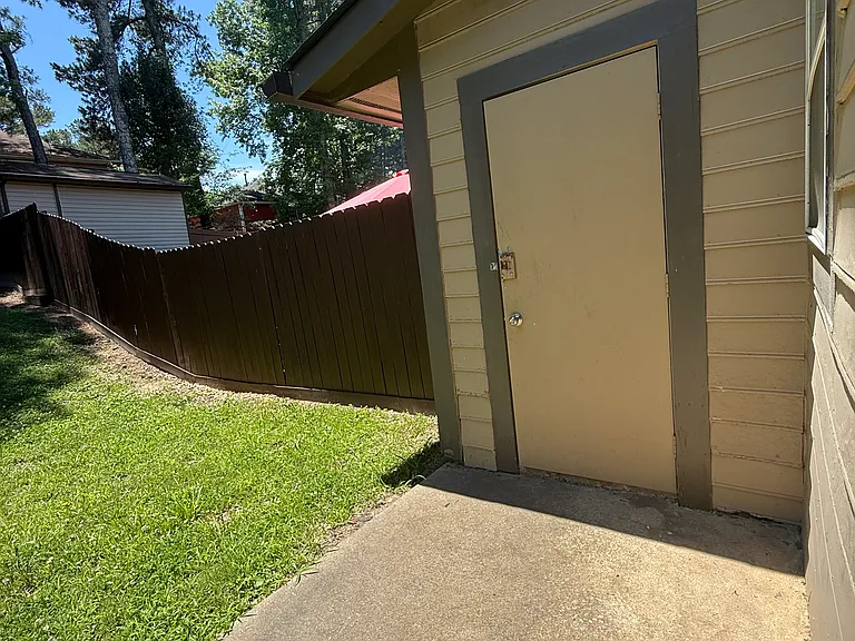 2560 Picardy Cir N — Photo 19