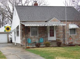 2825 S 3rd St, Southern View, IL 62703