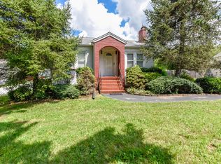 3917 NE Valley View Dr, Knoxville, TN 37917