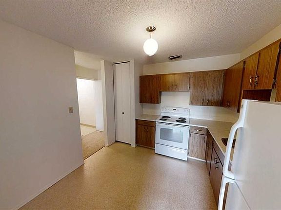 3rd image of 10601 100th St #226