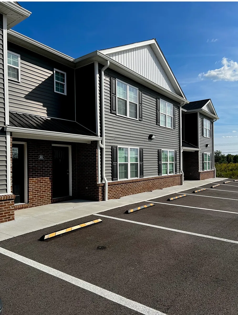 Building Photo - 600 Rice Rd #12